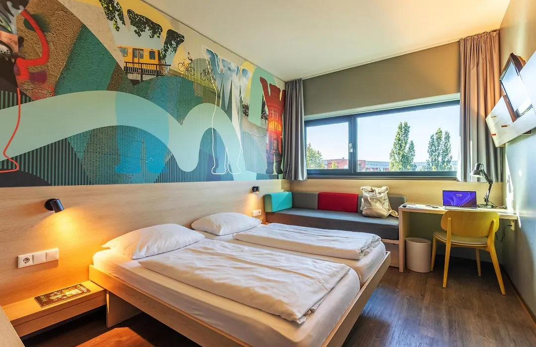 Meininger Hotel Berlin Airport-1